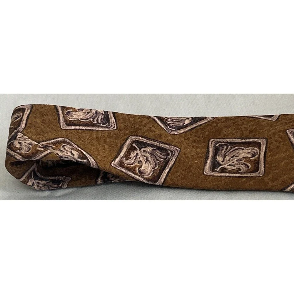 Vintage 90s Valentino Cravatte Silk Tie Mens Brown Pattern Made in Italy 4X58